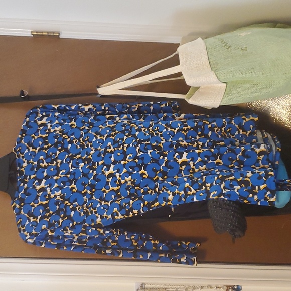 Blouses - Picture 3 of 4